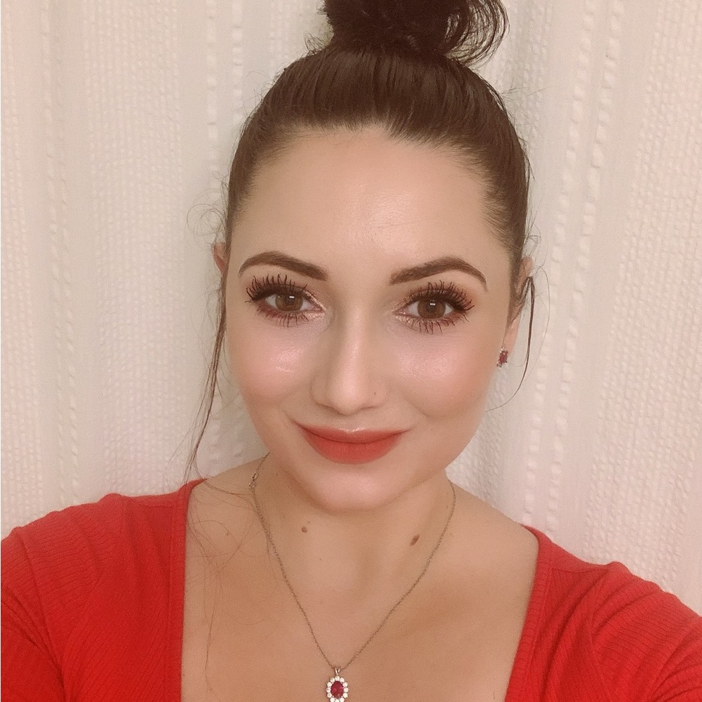 Meet your Posher, Simona-elena